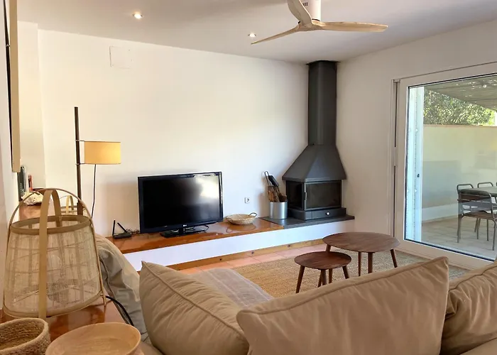 Chalet: LLEBEIG -Casa mediterránea con gran jardín