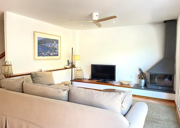 Chalet: LLEBEIG -Casa mediterránea con gran jardín